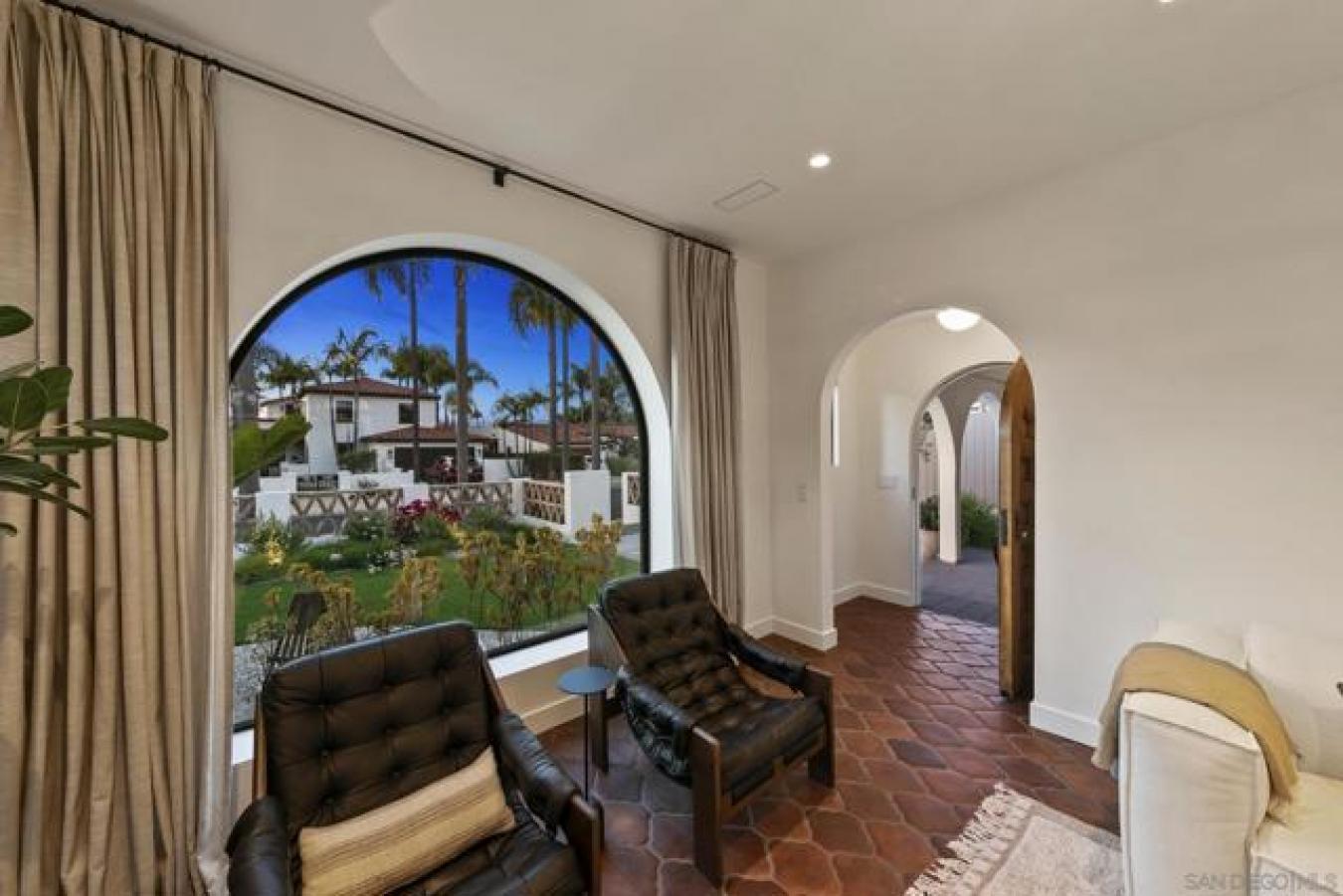 San Diego, California, 92116, United States, 5 Bedrooms Bedrooms, ,3 BathroomsBathrooms,Residential,For Sale,1879906