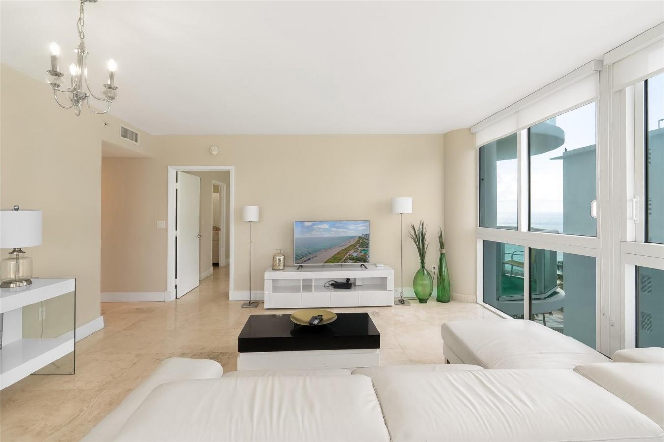 Miami Beach, Florida, 33141, United States, 2 Bedrooms Bedrooms, ,2 BathroomsBathrooms,Residential,For Sale,1871702