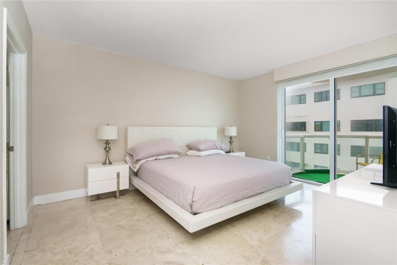 Miami Beach, Florida, 33141, United States, 2 Bedrooms Bedrooms, ,2 BathroomsBathrooms,Residential,For Sale,1871702