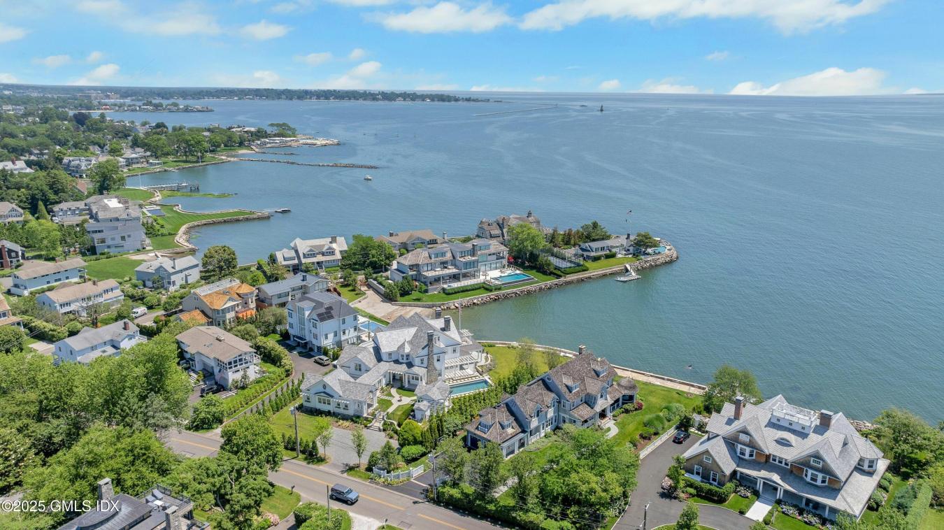 Old Greenwich, Connecticut, 06870, United States, 5 Bedrooms Bedrooms, ,4 BathroomsBathrooms,Residential,For Sale,1871701