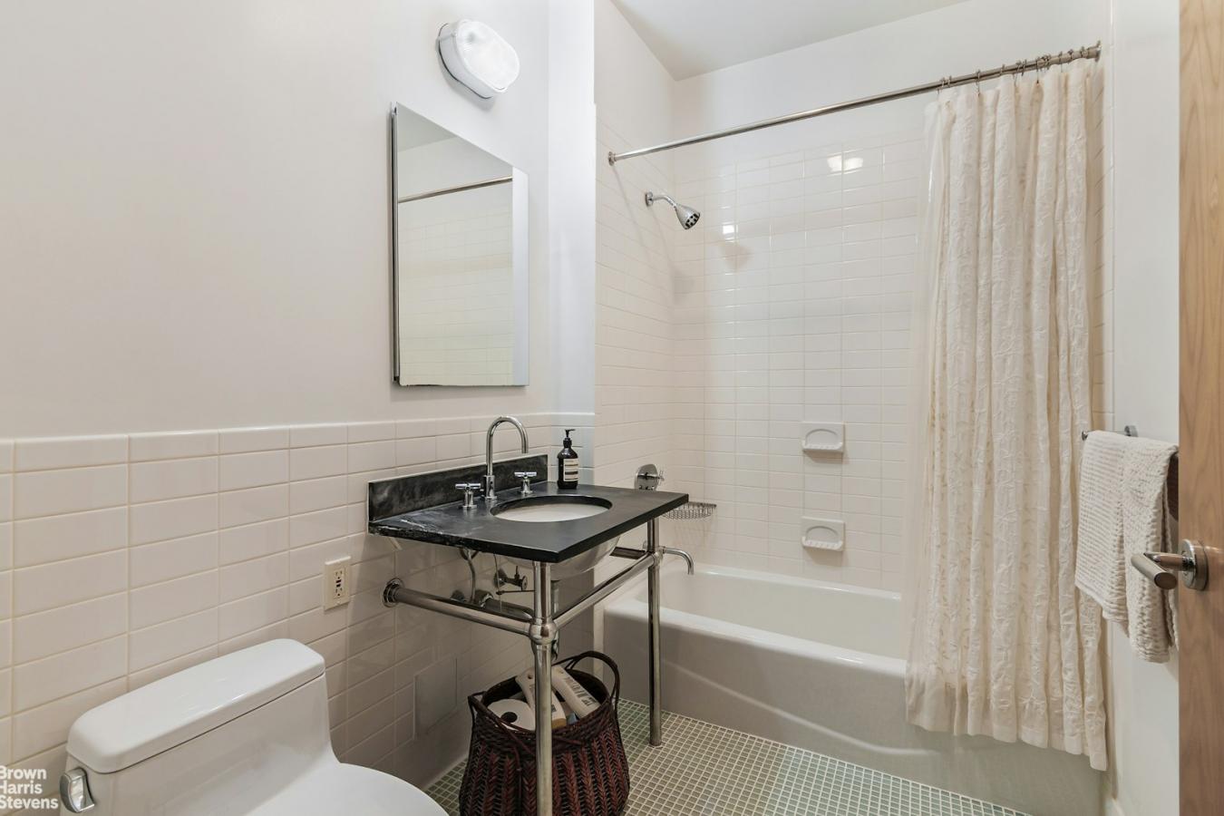 Dumbo, New York, 11201, United States, 2 Bedrooms Bedrooms, ,2 BathroomsBathrooms,Residential,For Sale,1952739