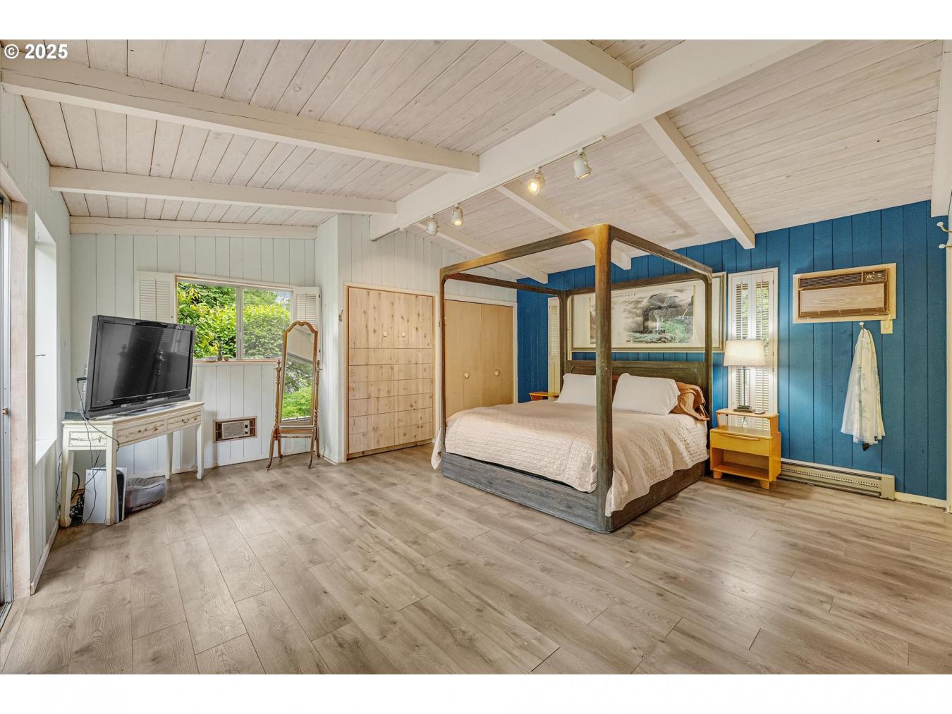 Portland, Oregon, 97210, United States, 3 Bedrooms Bedrooms, ,2 BathroomsBathrooms,Residential,For Sale,1880101