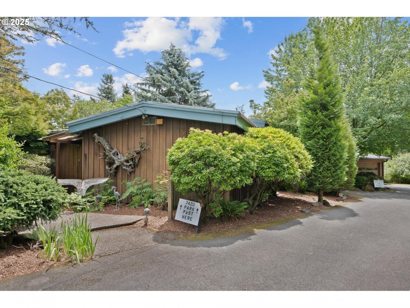 Portland, Oregon, 97210, United States, 3 Bedrooms Bedrooms, ,2 BathroomsBathrooms,Residential,For Sale,1880101