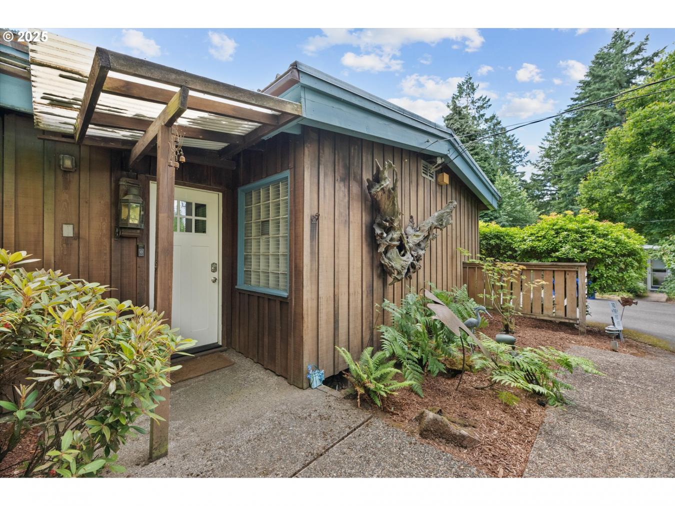 Portland, Oregon, 97210, United States, 3 Bedrooms Bedrooms, ,2 BathroomsBathrooms,Residential,For Sale,1880101