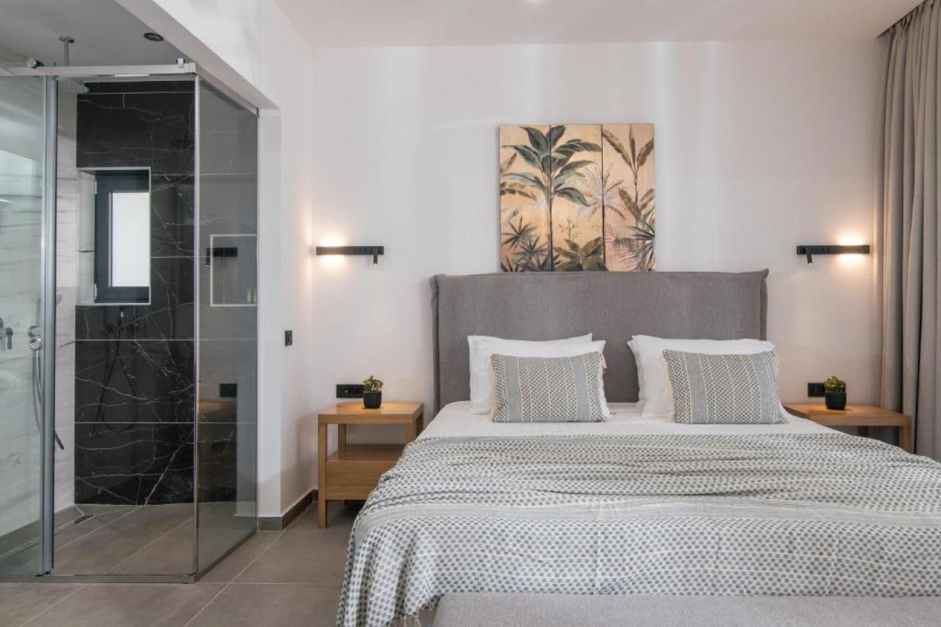 Zakynthos Town, Greece, 5 Bedrooms Bedrooms, ,5 BathroomsBathrooms,Residential,For Sale,1880099