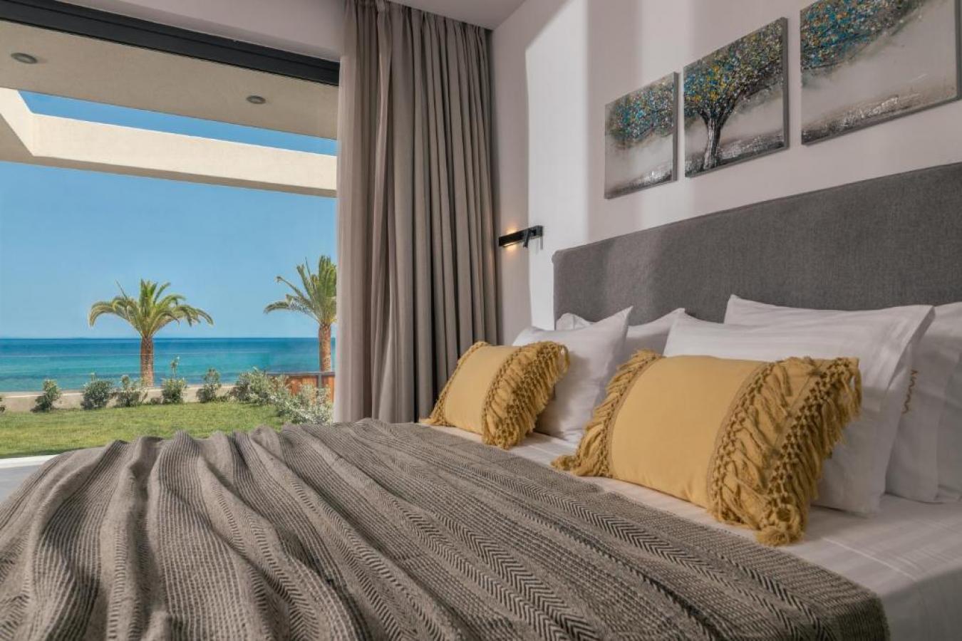 Zakynthos Town, Greece, 5 Bedrooms Bedrooms, ,5 BathroomsBathrooms,Residential,For Sale,1880099