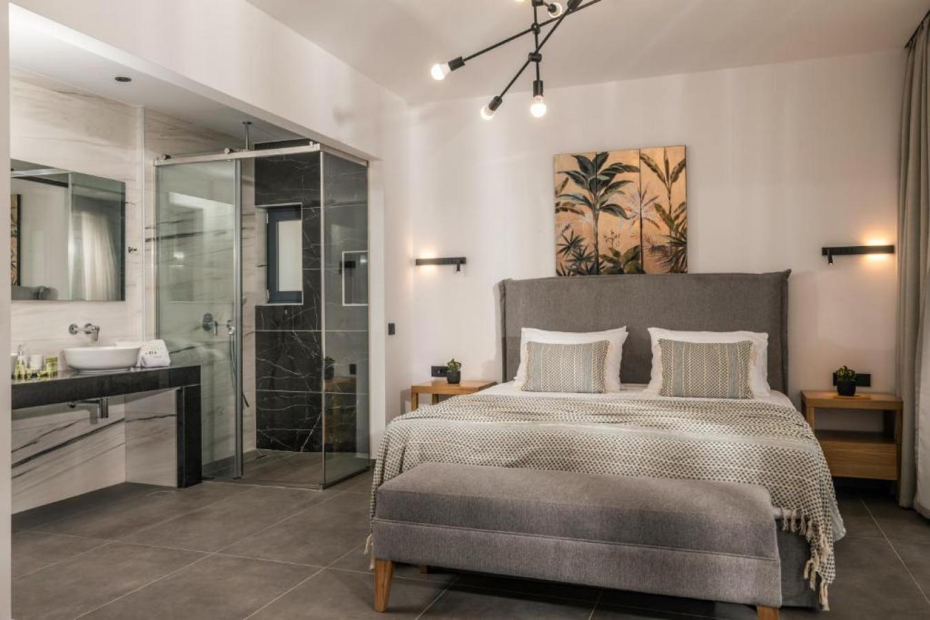 Zakynthos Town, Greece, 5 Bedrooms Bedrooms, ,5 BathroomsBathrooms,Residential,For Sale,1880099