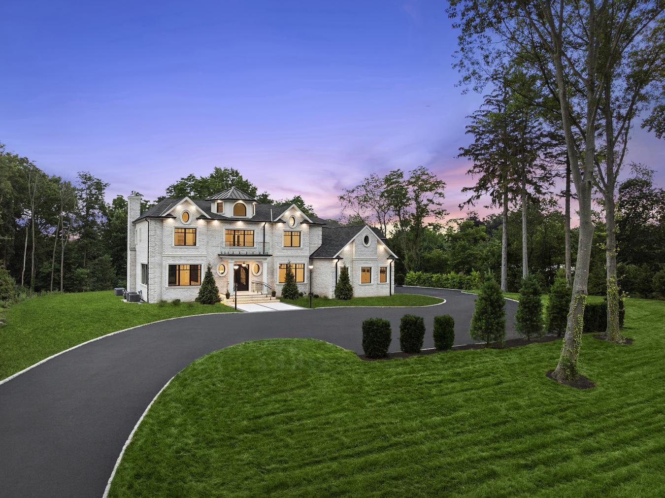 Old Westbury, Nassau, 11568, United States, 5 Bedrooms Bedrooms, ,5 BathroomsBathrooms,Residential,For Sale,1871681