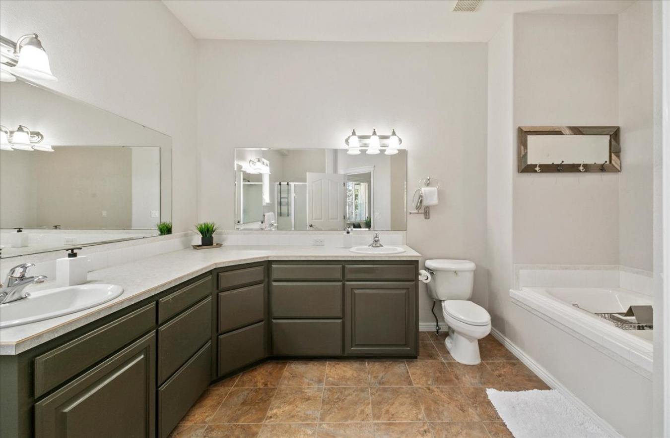 Nampa, Canyon, 83686, United States, 4 Bedrooms Bedrooms, ,2 BathroomsBathrooms,Residential,For Sale,1871680