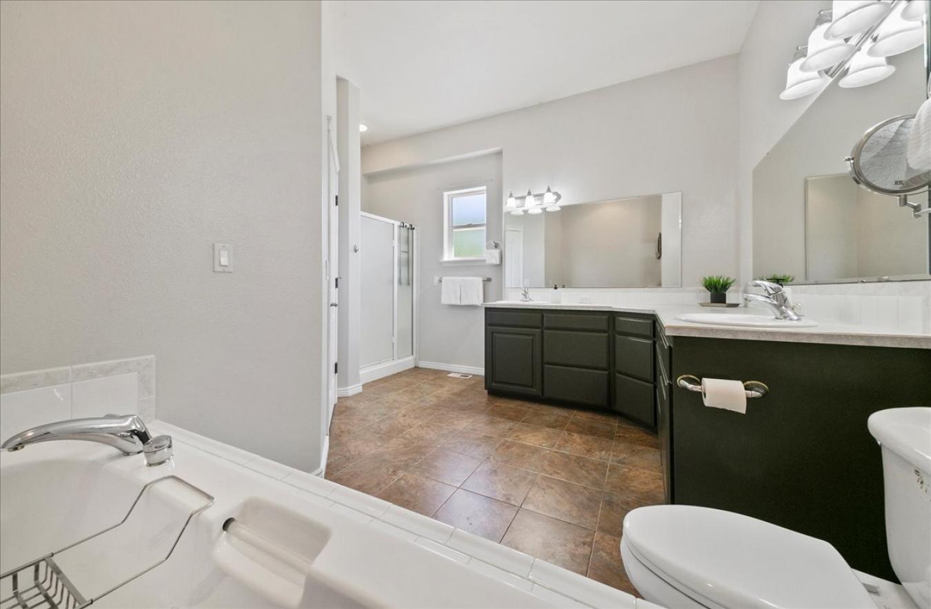 Nampa, Canyon, 83686, United States, 4 Bedrooms Bedrooms, ,2 BathroomsBathrooms,Residential,For Sale,1871680