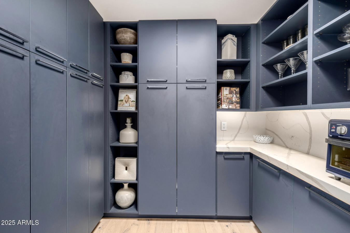 Phoenix, Arizona, 85016, United States, 4 Bedrooms Bedrooms, ,Residential,For Sale,1880267