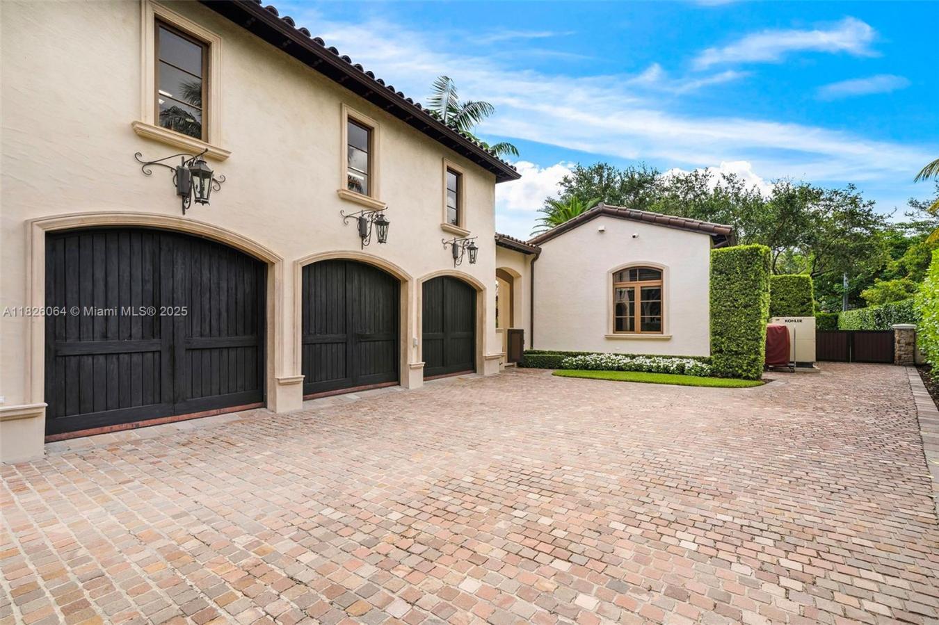 Pinecrest, Florida, 33156, United States, 7 Bedrooms Bedrooms, ,6 BathroomsBathrooms,Residential,For Sale,1876778