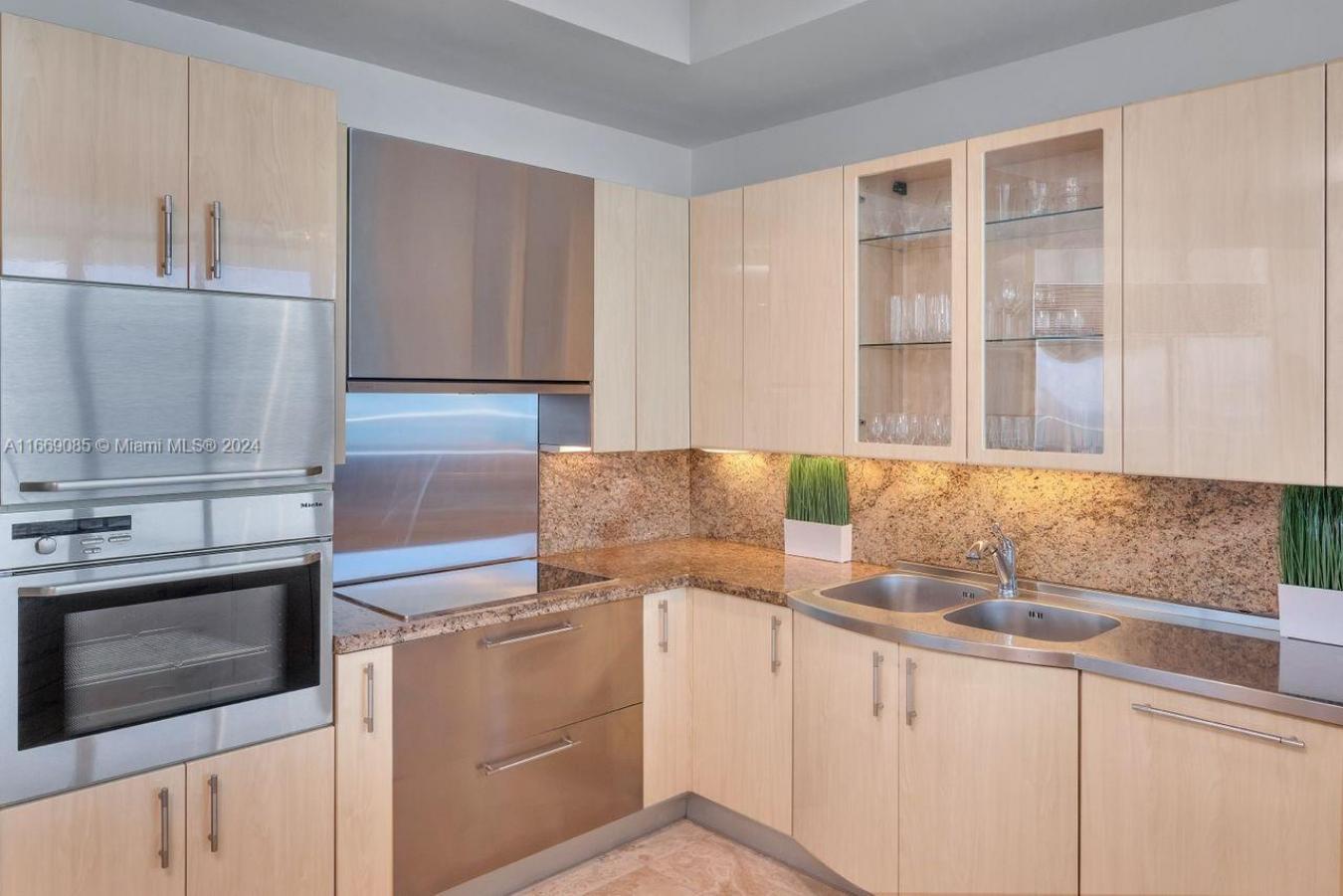 Miami Beach, Florida, 33139, United States, 2 Bedrooms Bedrooms, ,2 BathroomsBathrooms,Residential,For Sale,1876777