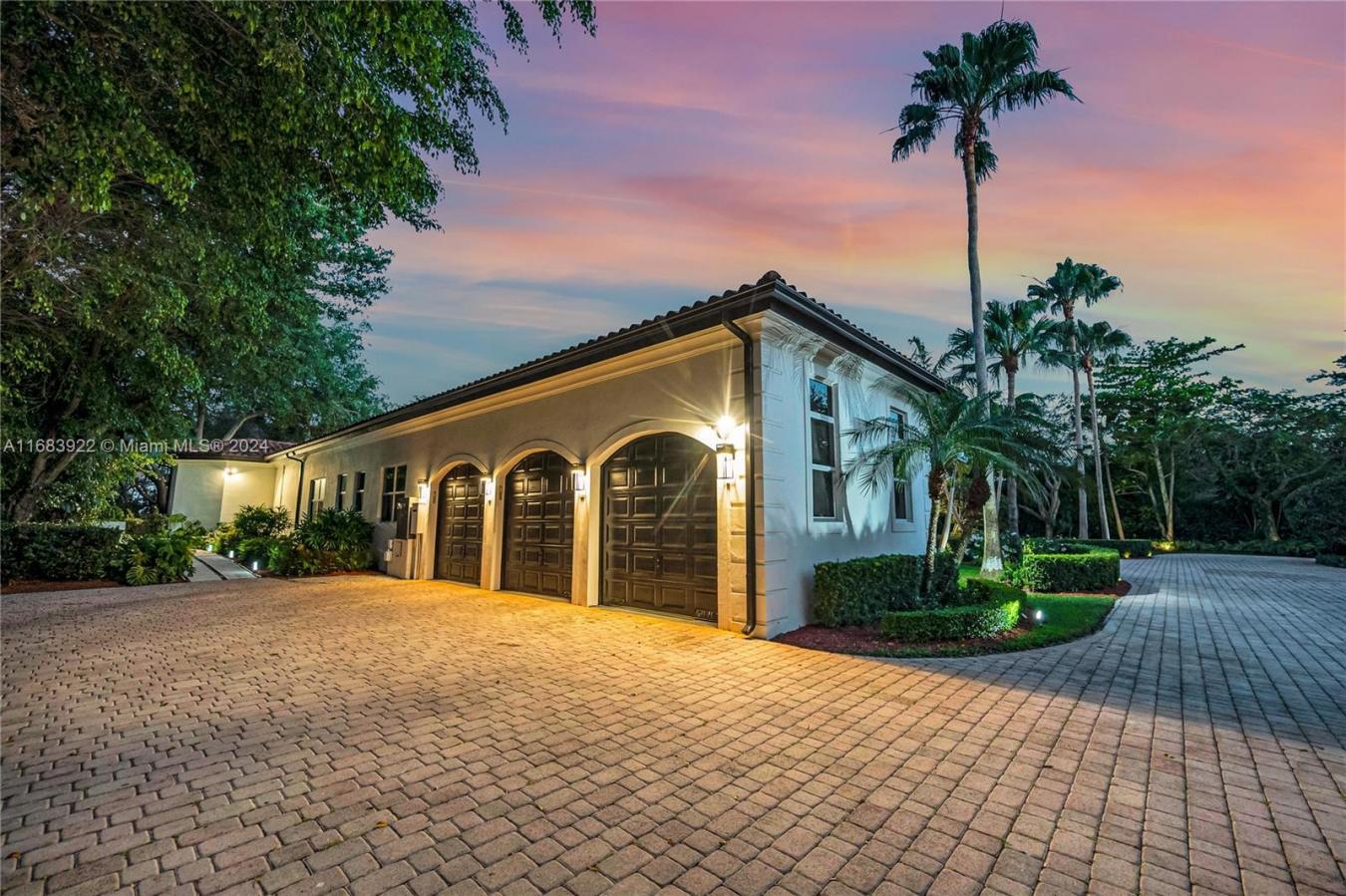 Pinecrest, Florida, 33156, United States, 8 Bedrooms Bedrooms, ,8 BathroomsBathrooms,Residential,For Sale,1951990