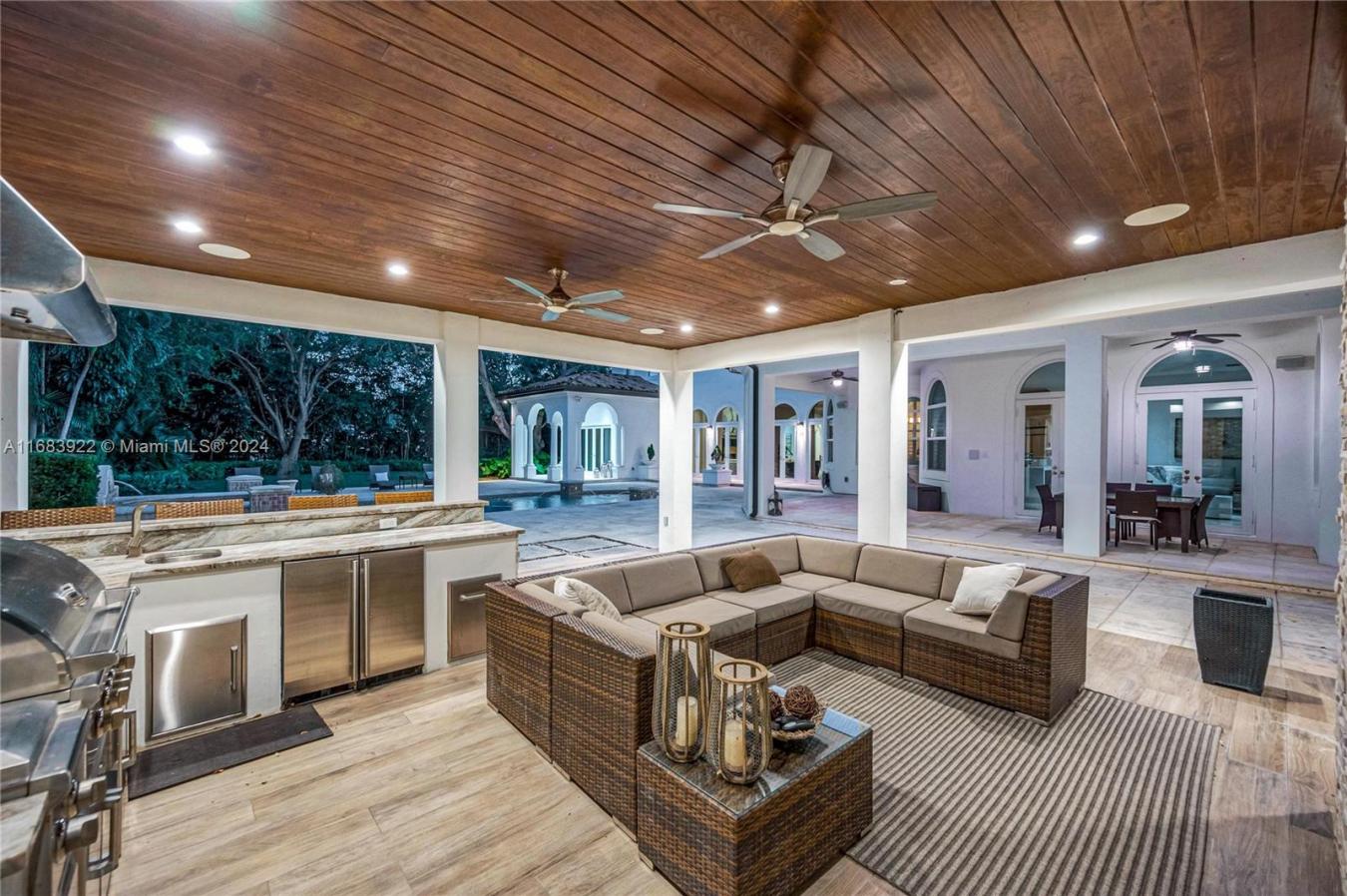 Pinecrest, Florida, 33156, United States, 8 Bedrooms Bedrooms, ,8 BathroomsBathrooms,Residential,For Sale,1951990