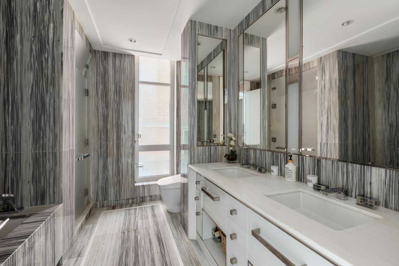 New York, New York, 10128, United States, 3 Bedrooms Bedrooms, ,3 BathroomsBathrooms,Residential,For Sale,1952738