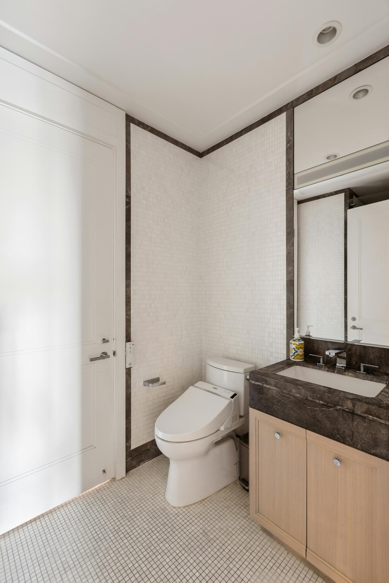 New York, New York, 10128, United States, 3 Bedrooms Bedrooms, ,3 BathroomsBathrooms,Residential,For Sale,1952738