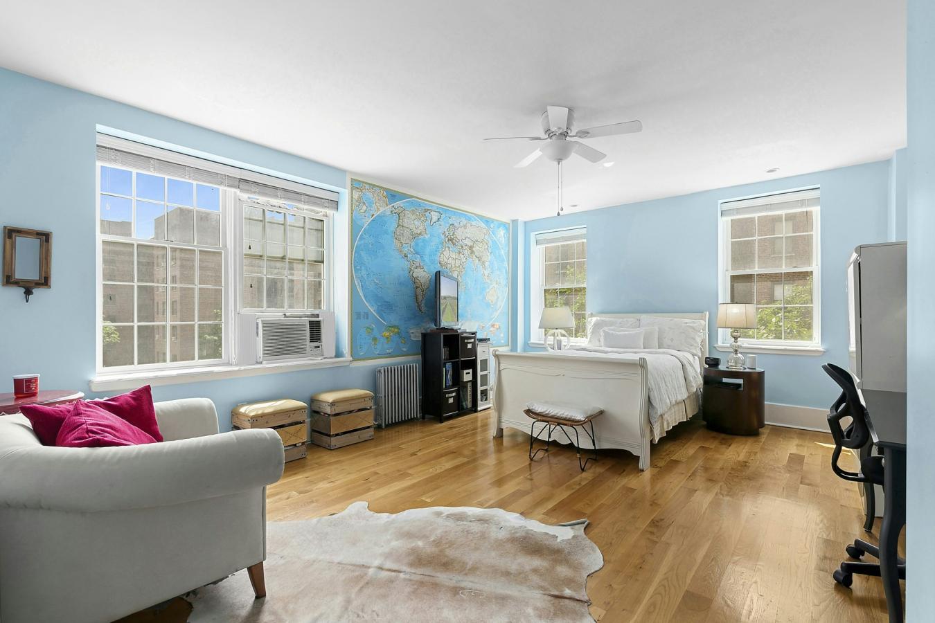 Washington Heights, New York, 10032, United States, 6 Bedrooms Bedrooms, ,4 BathroomsBathrooms,Residential,For Sale,1871861