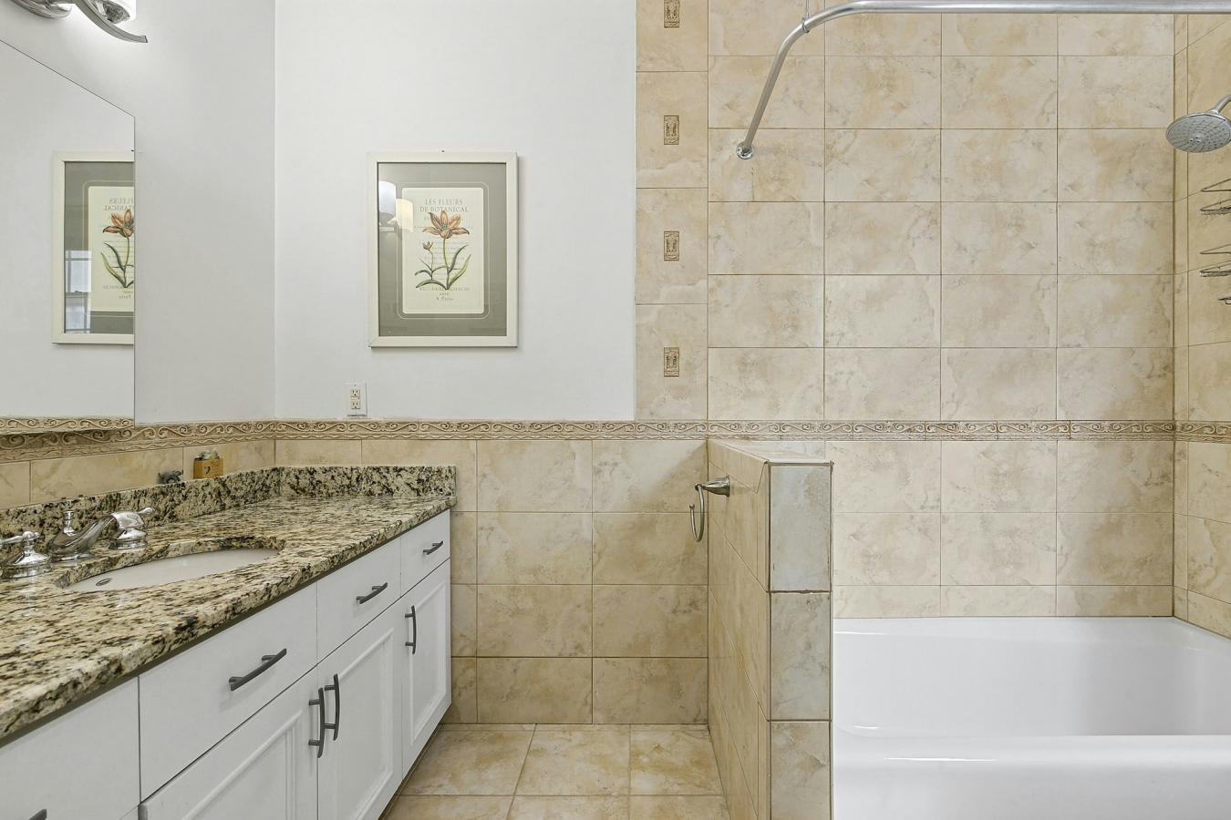 Washington Heights, New York, 10032, United States, 6 Bedrooms Bedrooms, ,4 BathroomsBathrooms,Residential,For Sale,1871861