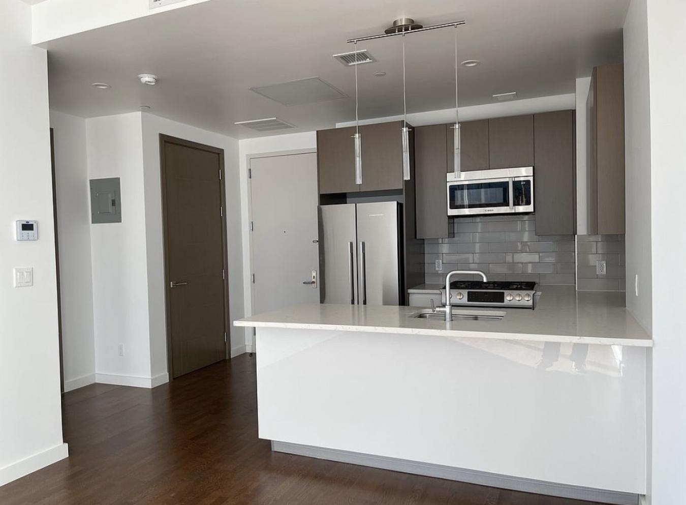 Long Island City, New York, 11101, United States, 1 Bedroom Bedrooms, ,1 BathroomBathrooms,Residential,For Sale,1871845