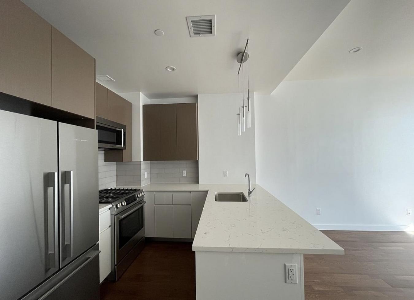 Long Island City, New York, 11101, United States, 1 Bedroom Bedrooms, ,1 BathroomBathrooms,Residential,For Sale,1871845
