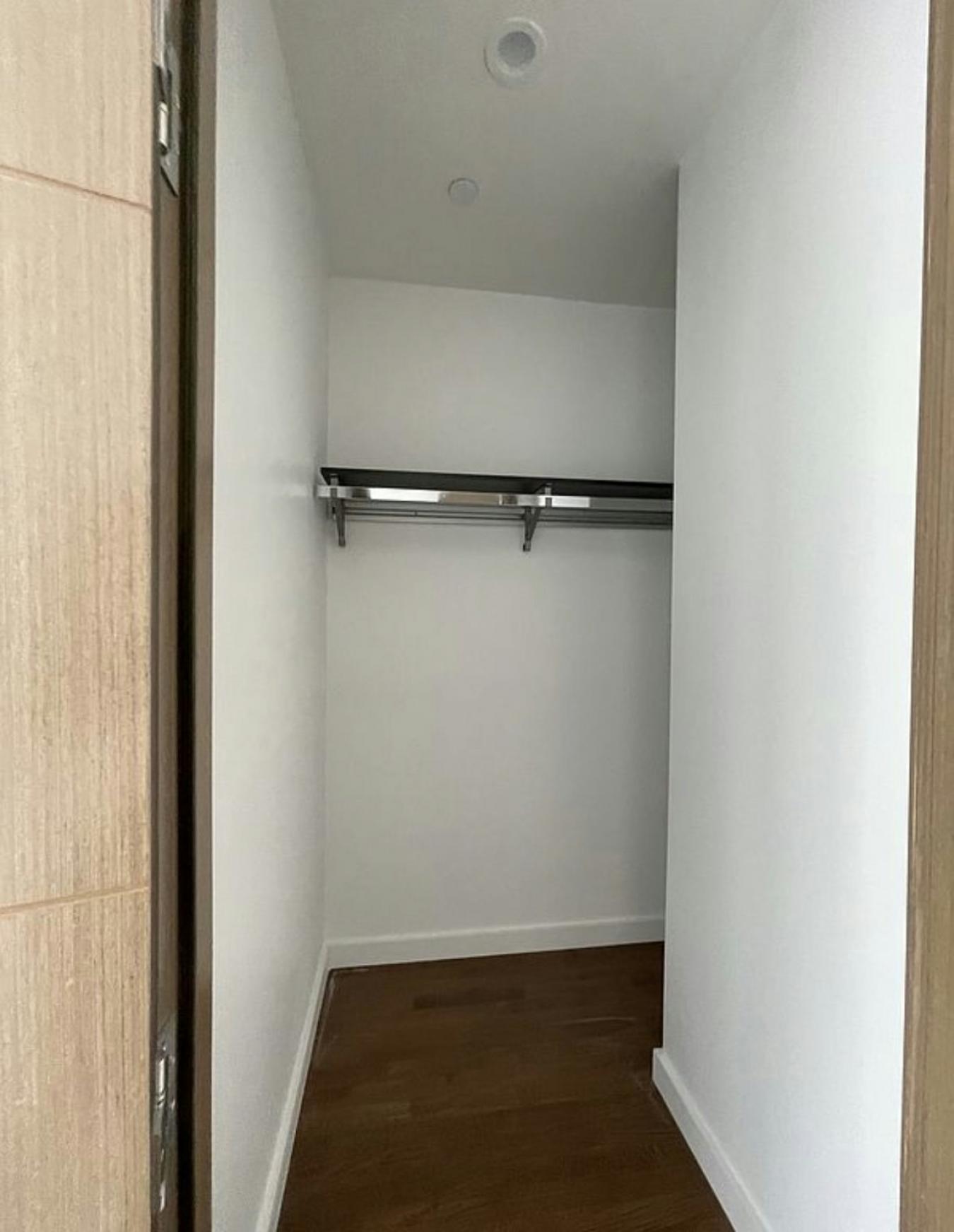 Long Island City, New York, 11101, United States, 1 Bedroom Bedrooms, ,1 BathroomBathrooms,Residential,For Sale,1871845