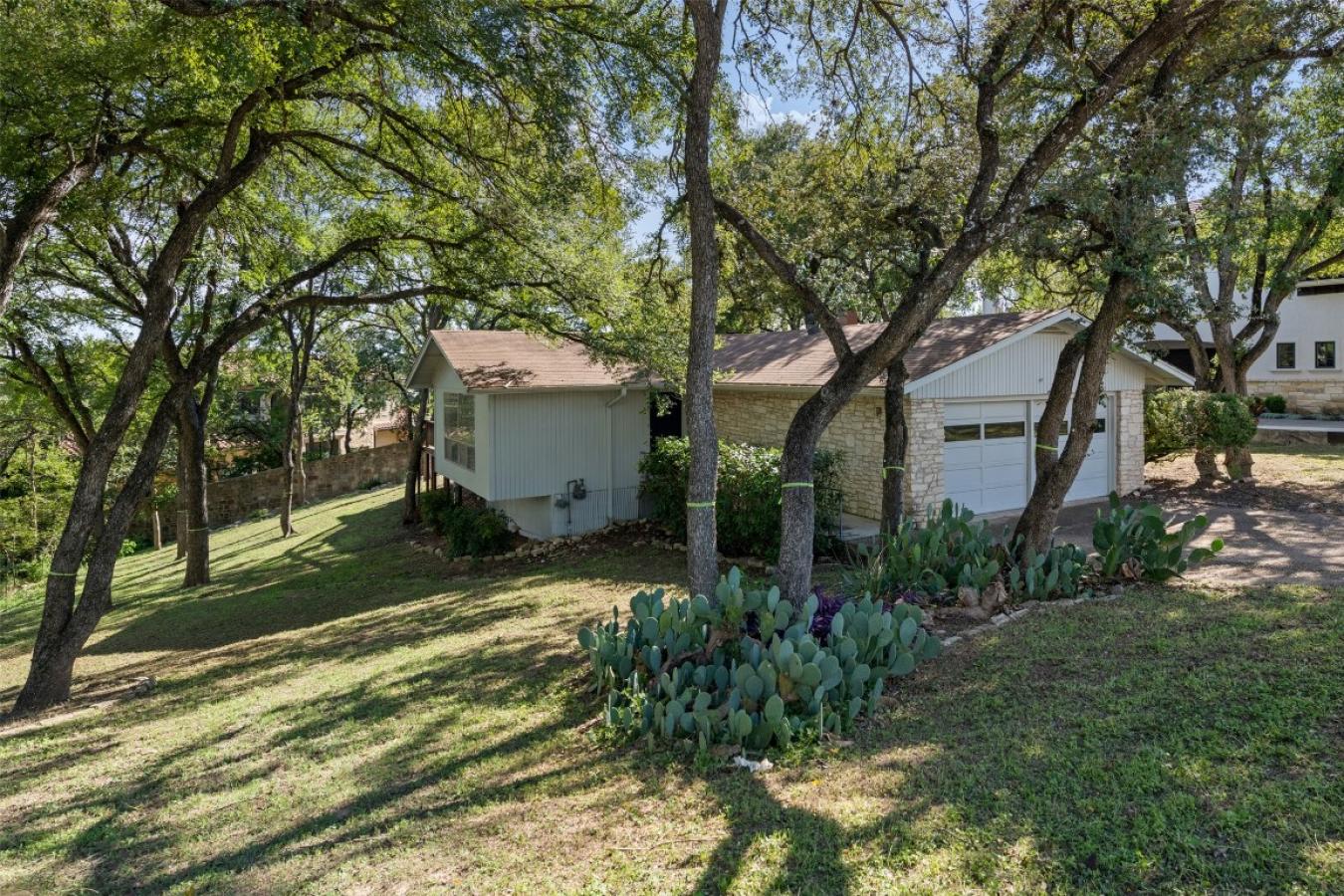 Austin, Texas, 78746, United States, 3 Bedrooms Bedrooms, ,2 BathroomsBathrooms,Residential,For Sale,1880270