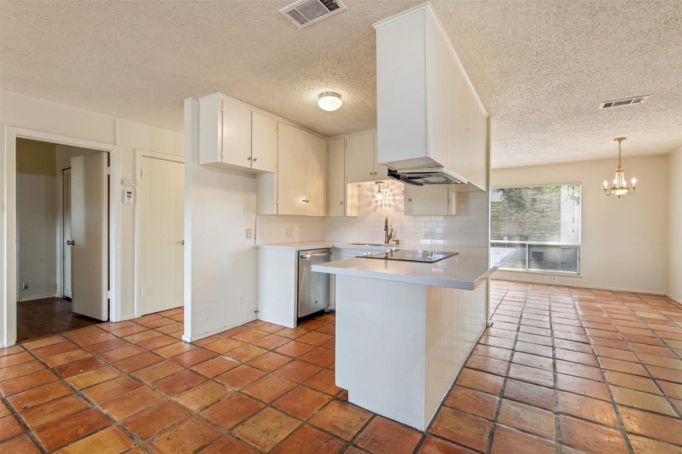 Austin, Texas, 78746, United States, 3 Bedrooms Bedrooms, ,2 BathroomsBathrooms,Residential,For Sale,1880270