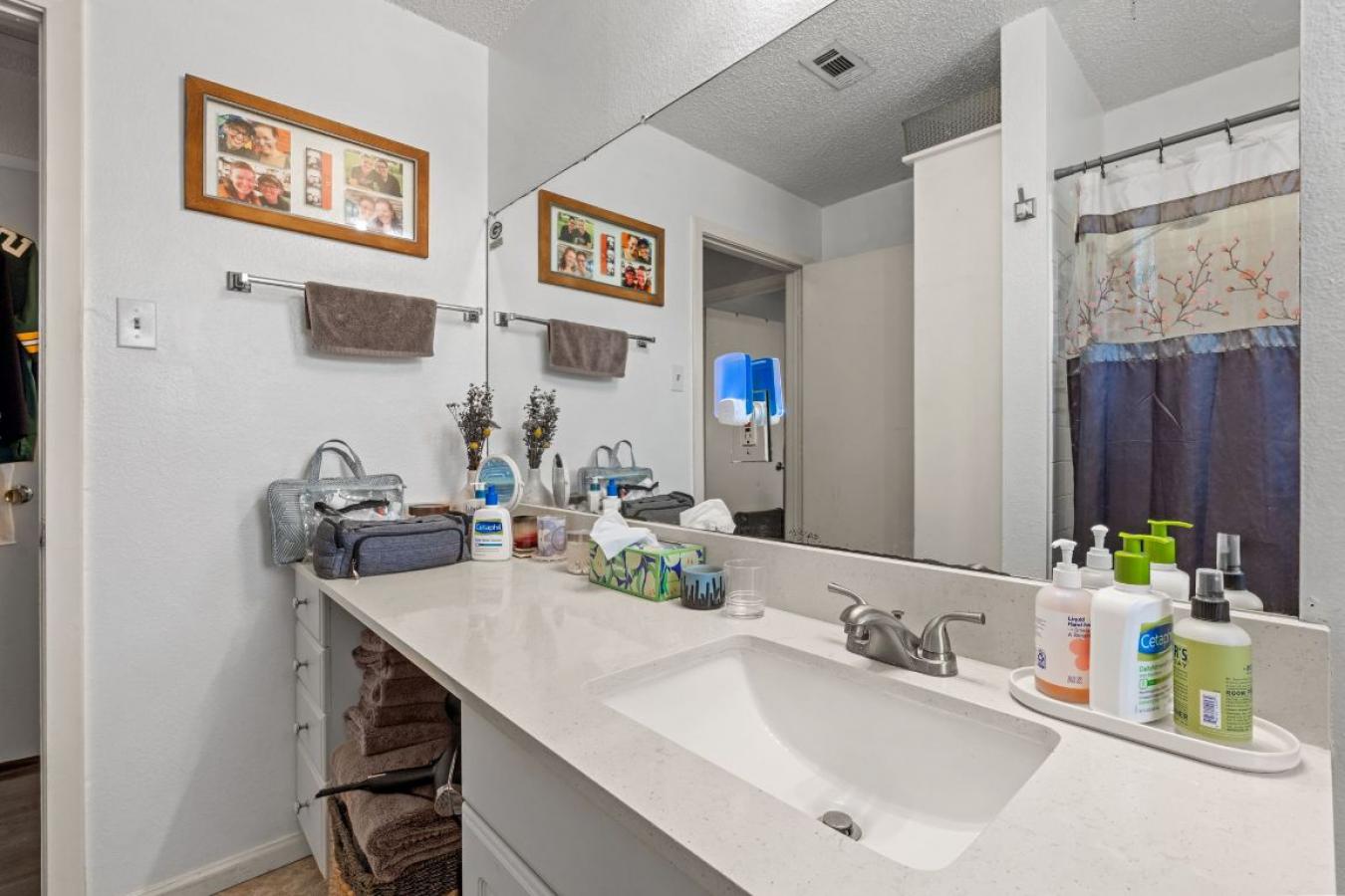 Austin, Texas, 78757, United States, ,Residential,For Sale,1880261