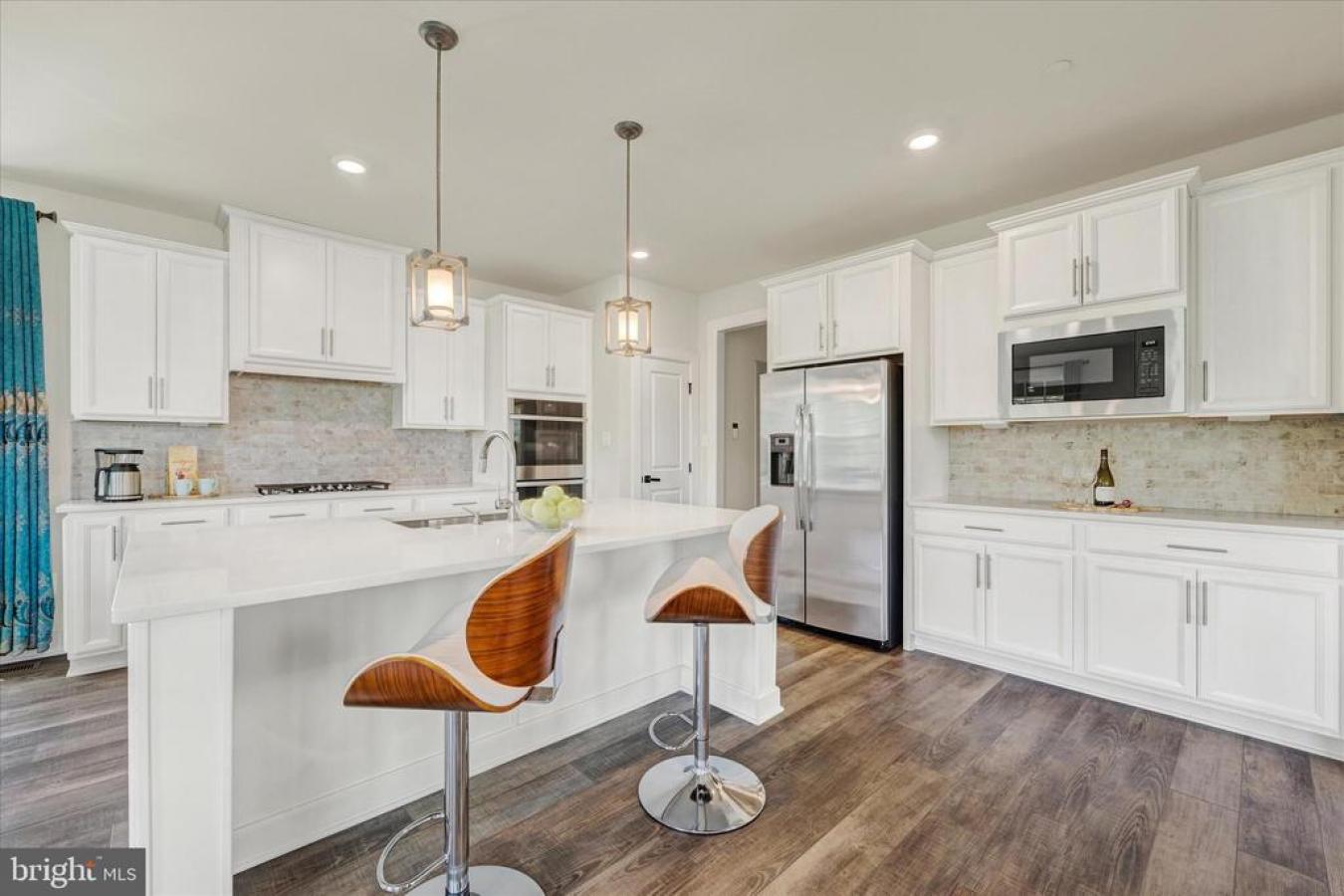 NEW MARKET, Maryland, 21774, United States, 4 Bedrooms Bedrooms, ,4 BathroomsBathrooms,Residential,For Sale,1880258