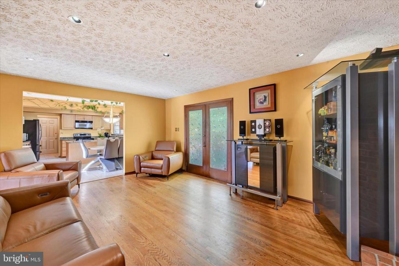 BALTIMORE, Maryland, 21209, United States, 5 Bedrooms Bedrooms, ,3 BathroomsBathrooms,Residential,For Sale,1880257