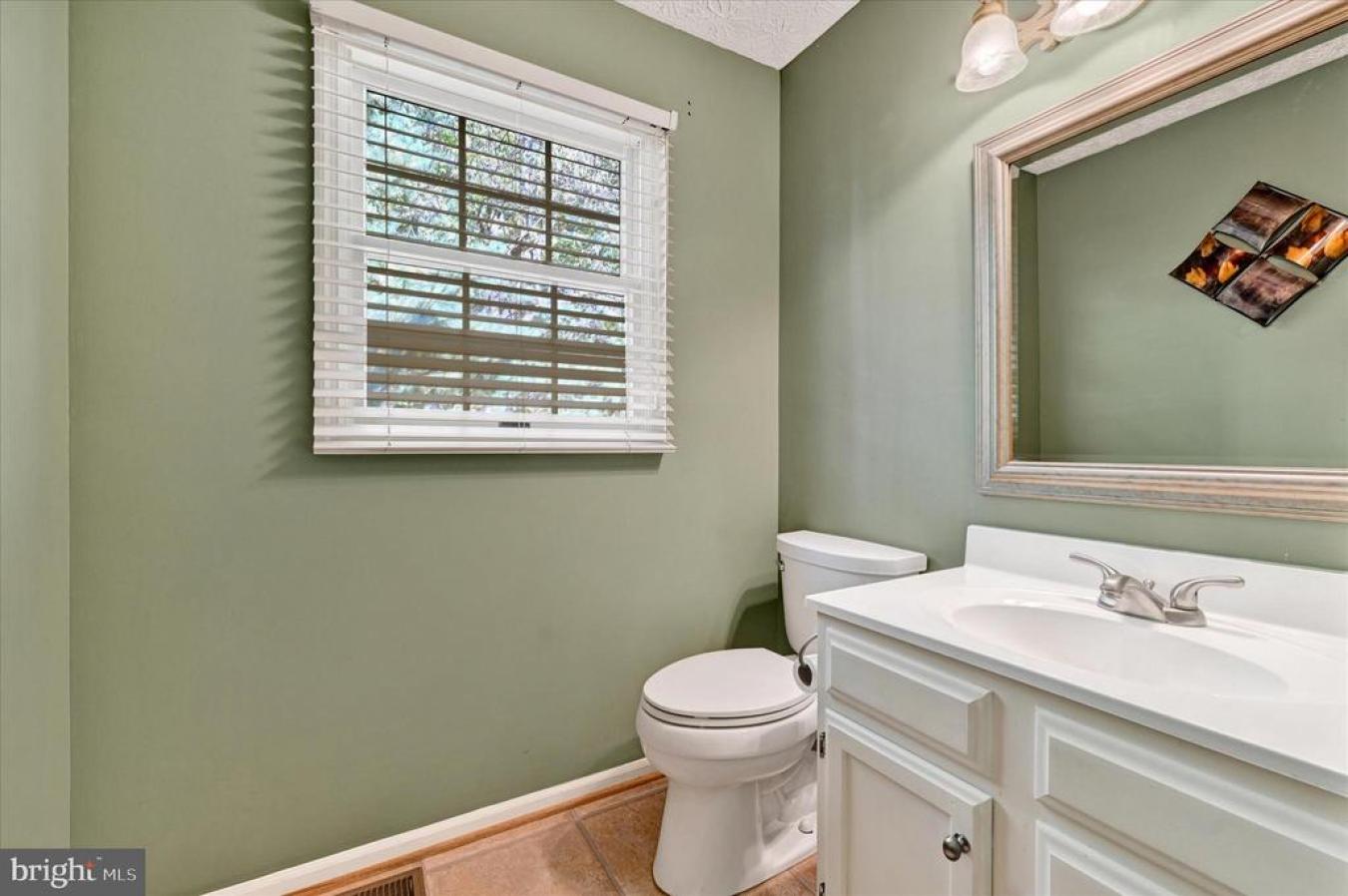 BALTIMORE, Maryland, 21209, United States, 5 Bedrooms Bedrooms, ,3 BathroomsBathrooms,Residential,For Sale,1880257