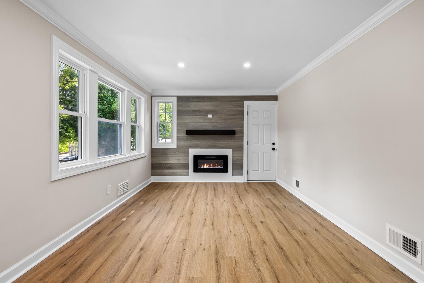 Rockville, Montgomery, 20850, United States, 4 Bedrooms Bedrooms, ,2 BathroomsBathrooms,Residential,For Sale,1880256