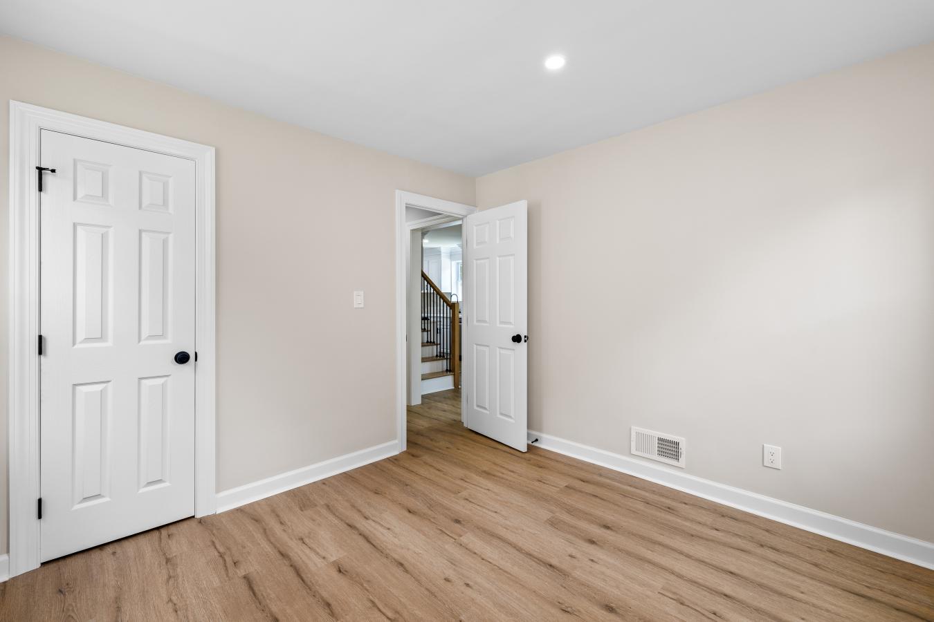 Rockville, Montgomery, 20850, United States, 4 Bedrooms Bedrooms, ,2 BathroomsBathrooms,Residential,For Sale,1880256