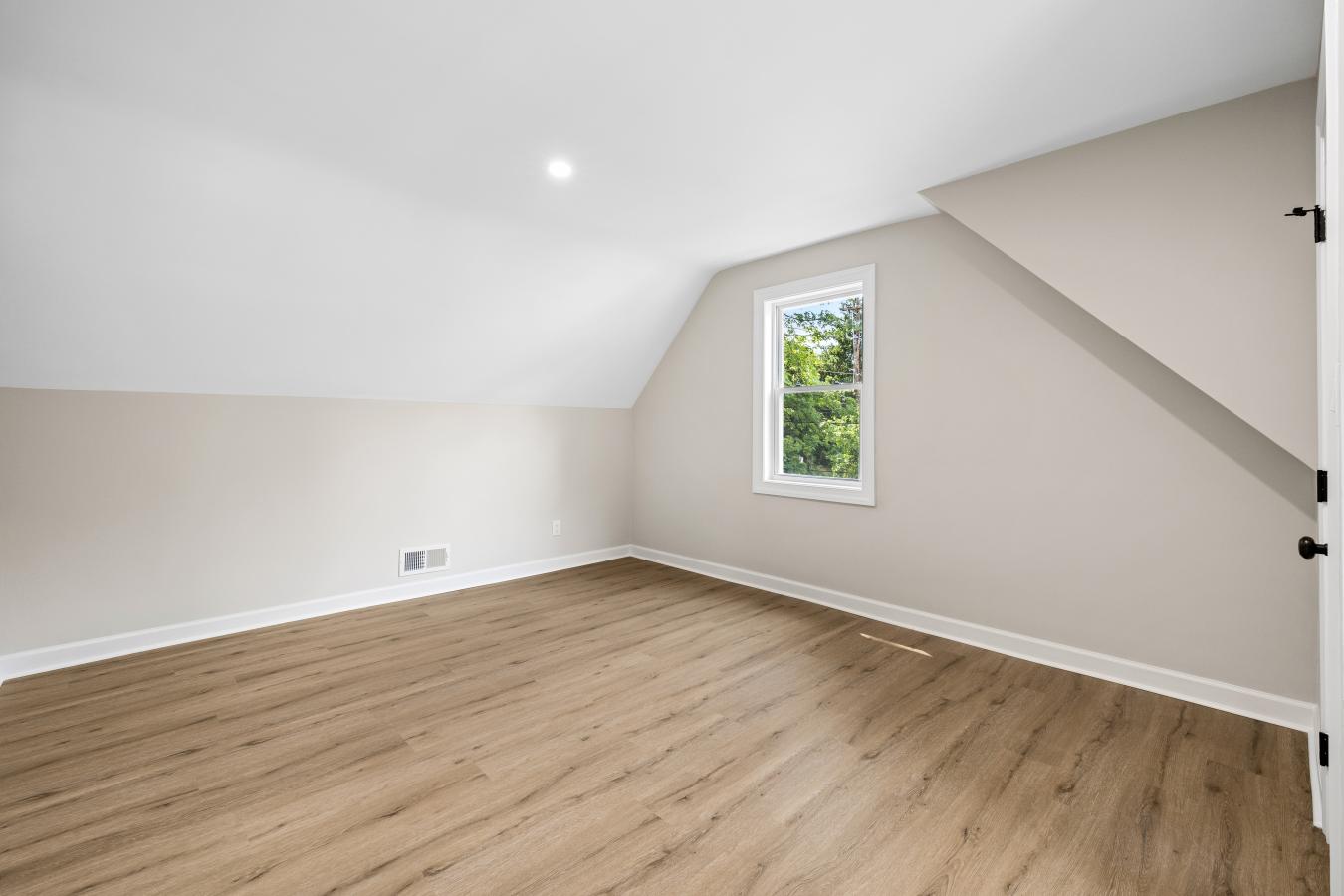 Rockville, Montgomery, 20850, United States, 4 Bedrooms Bedrooms, ,2 BathroomsBathrooms,Residential,For Sale,1880256