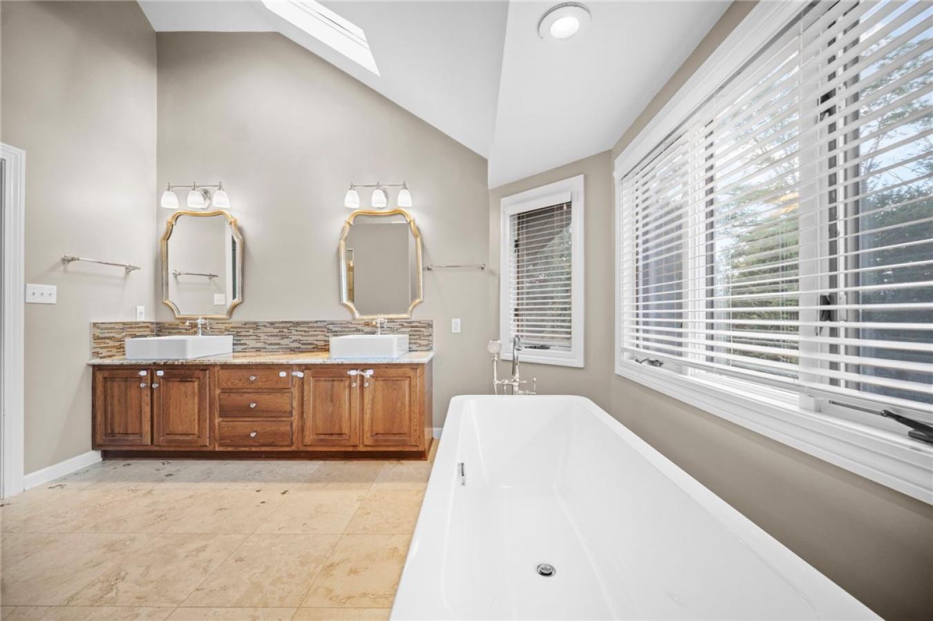 McCandless, Pennsylvania, 15044, United States, 4 Bedrooms Bedrooms, ,3 BathroomsBathrooms,Residential,For Sale,1880255