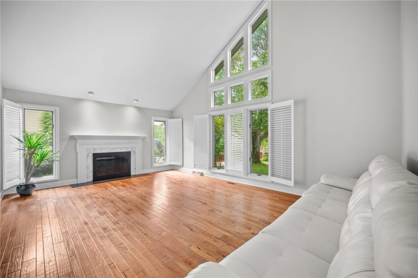 McCandless, Pennsylvania, 15044, United States, 4 Bedrooms Bedrooms, ,3 BathroomsBathrooms,Residential,For Sale,1880255