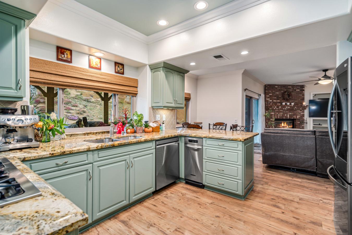 Acton, California, 93510, United States, 4 Bedrooms Bedrooms, ,3 BathroomsBathrooms,Residential,For Sale,1880252