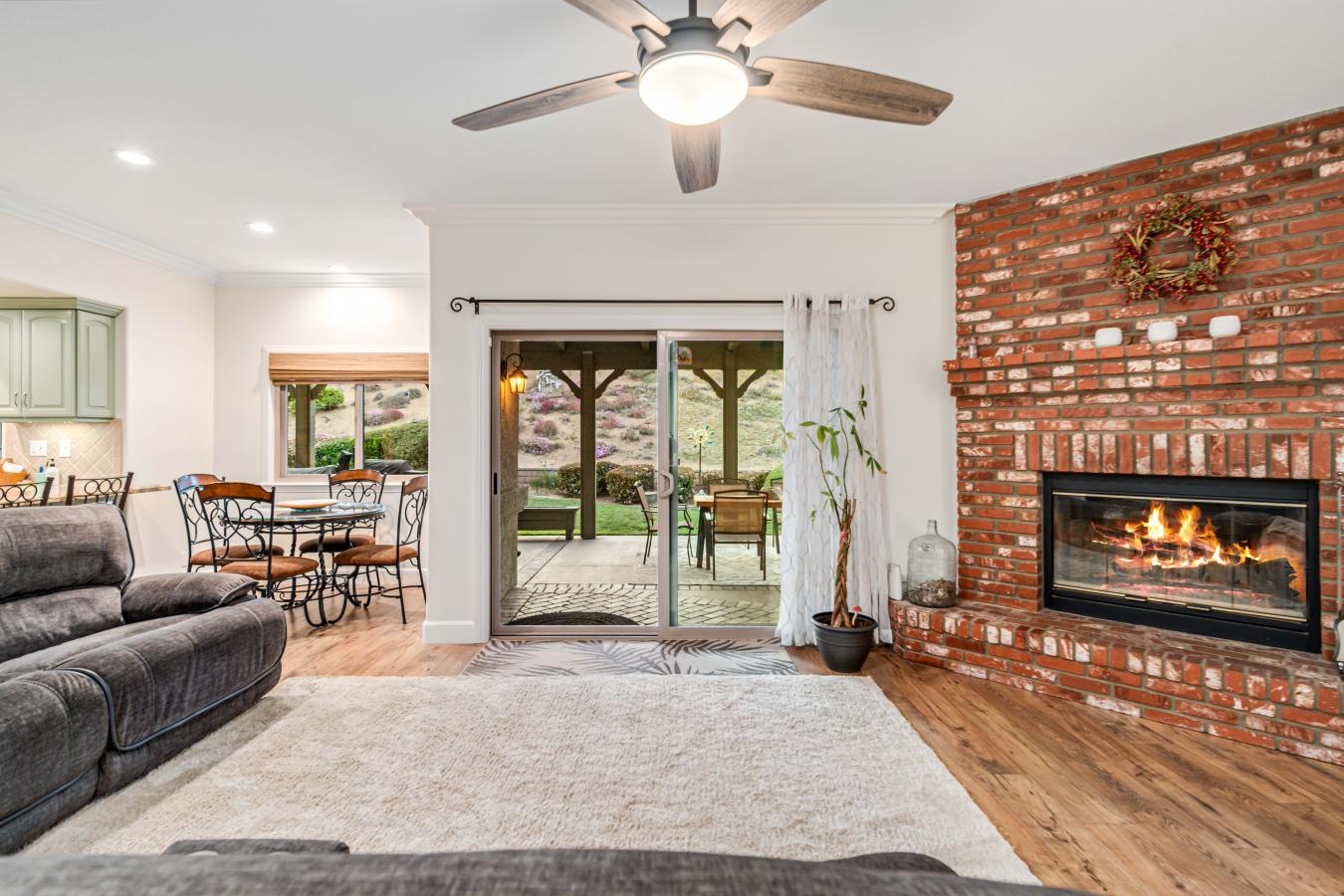 Acton, California, 93510, United States, 4 Bedrooms Bedrooms, ,3 BathroomsBathrooms,Residential,For Sale,1880252