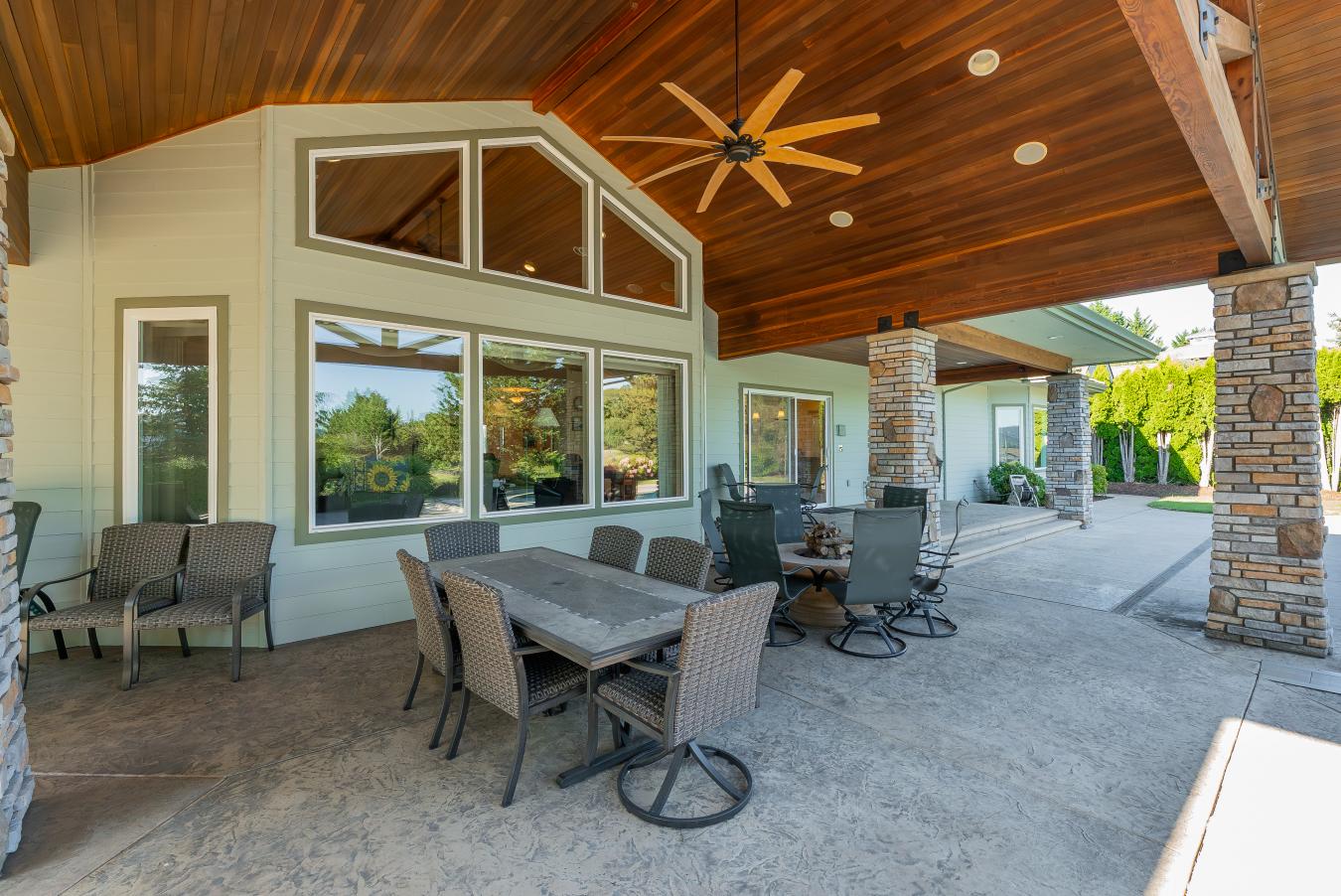 Roseburg, Douglas, 97471, United States, 3 Bedrooms Bedrooms, ,3 BathroomsBathrooms,Residential,For Sale,1877663