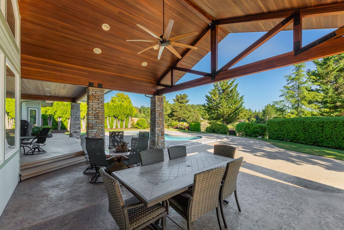 Roseburg, Douglas, 97471, United States, 3 Bedrooms Bedrooms, ,3 BathroomsBathrooms,Residential,For Sale,1877663