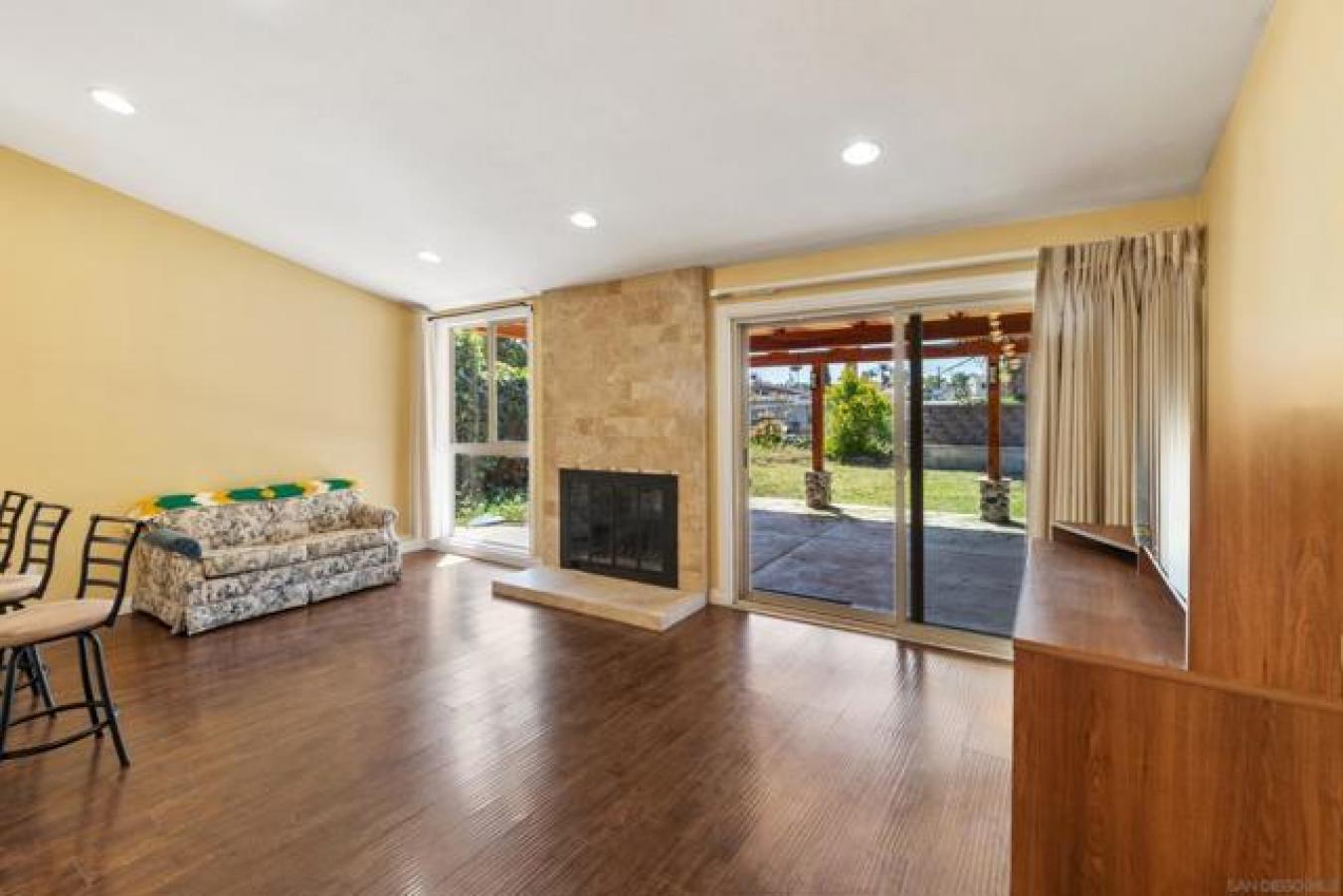 San Diego, California, 92123, United States, 4 Bedrooms Bedrooms, ,2 BathroomsBathrooms,Residential,For Sale,1880245