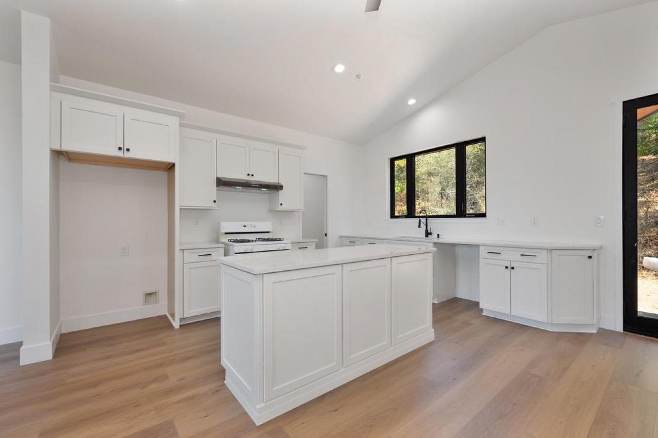 Somerset, California, 95684, United States, 3 Bedrooms Bedrooms, ,2 BathroomsBathrooms,Residential,For Sale,1880242