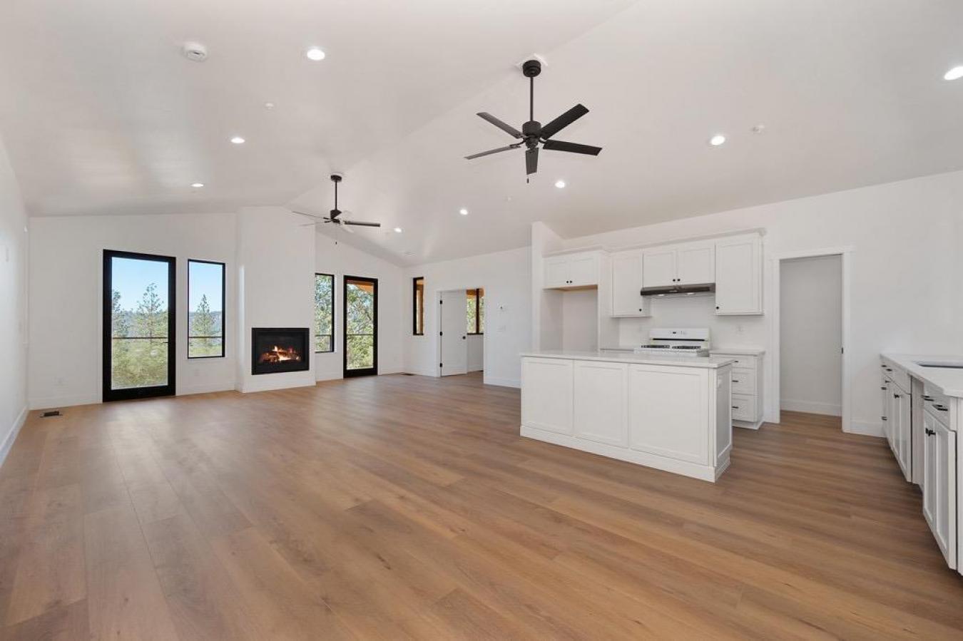 Somerset, California, 95684, United States, 3 Bedrooms Bedrooms, ,2 BathroomsBathrooms,Residential,For Sale,1880242