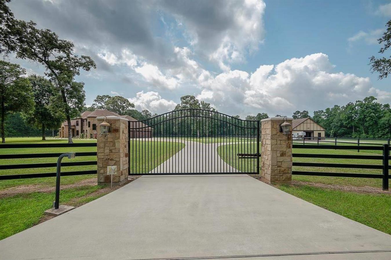 Magnolia, Texas, 77354, United States, 5 Bedrooms Bedrooms, ,5 BathroomsBathrooms,Residential,For Sale,1883773