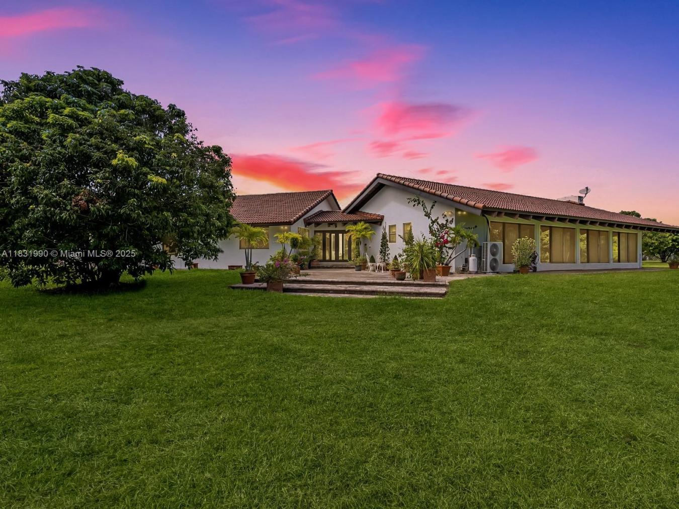 Miami, Dade County, 33177, United States, 4 Bedrooms Bedrooms, ,2 BathroomsBathrooms,Residential,For Sale,1883771