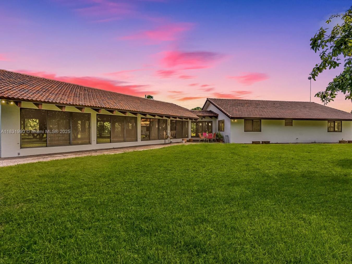 Miami, Dade County, 33177, United States, 4 Bedrooms Bedrooms, ,2 BathroomsBathrooms,Residential,For Sale,1883771