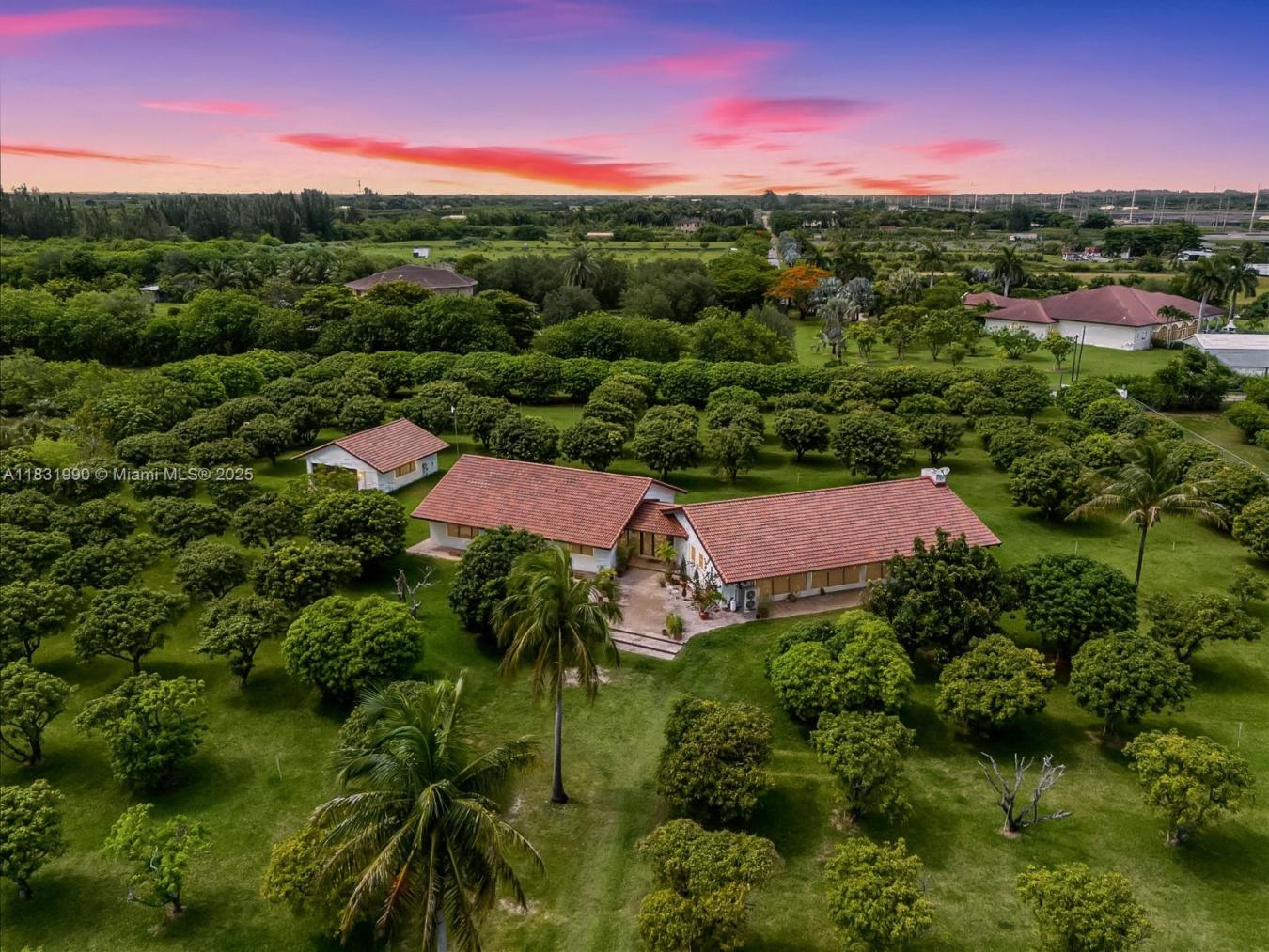 Miami, Dade County, 33177, United States, 4 Bedrooms Bedrooms, ,2 BathroomsBathrooms,Residential,For Sale,1883771