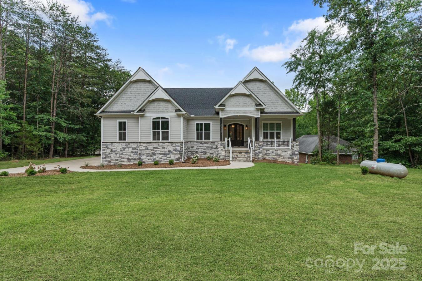 Catawba, North Carolina, 28609, United States, 4 Bedrooms Bedrooms, ,4 BathroomsBathrooms,Residential,For Sale,1883769