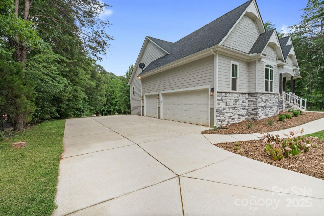 Catawba, North Carolina, 28609, United States, 4 Bedrooms Bedrooms, ,4 BathroomsBathrooms,Residential,For Sale,1883769